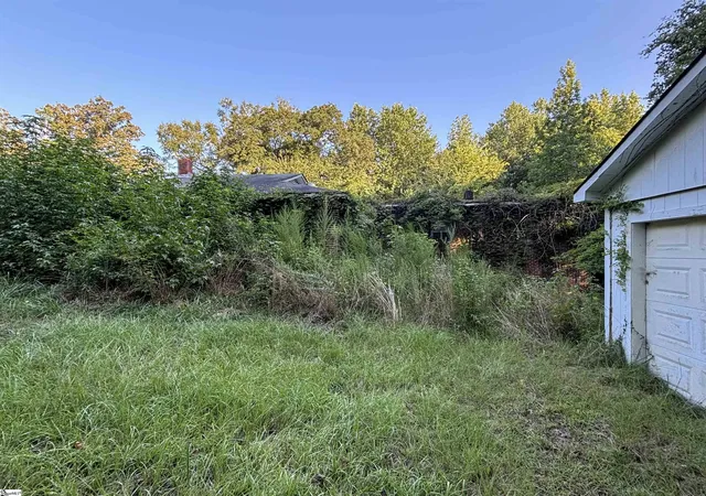 Photo 3 of Sale Pending at 6032 Old Milton Rd, Clinton, SC 29325 | MLS# 1602482 | Listing updated on 2026-09-15