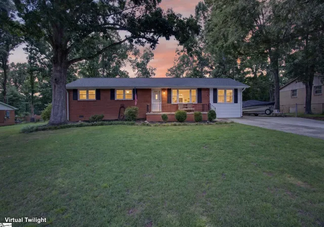 Photo 1 of Single family home for sale at 200 Creighton Dr, Taylors, SC 29687 | MLS# 1599772 | Listing updated on 2026-10-21