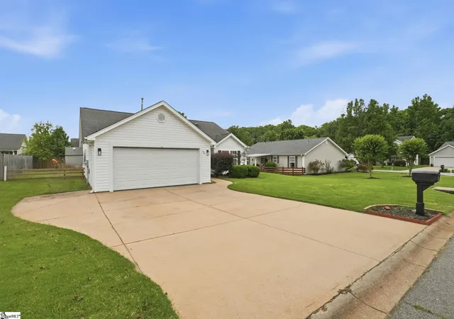 Homes for sale in Lyman, SC | 101 Walcott Dr, Lyman, SC 29365 | MLS# 1595457