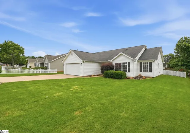 Homes for sale in Lyman, SC | 101 Walcott Dr, Lyman, SC 29365 | MLS# 1595457