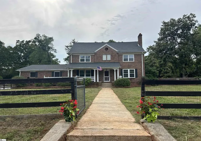 1st image of 838 S Harper St, Laurens, SC 29360 | MLS# 1585425