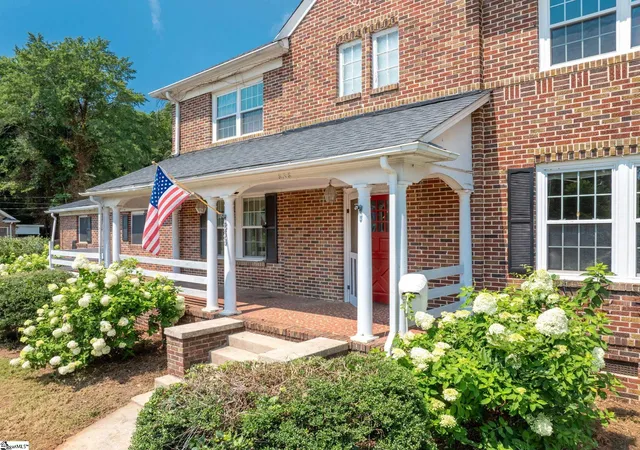 Photo 3 of Single family home for sale at 838 S Harper St, Laurens, SC 29360 | MLS# 1585425 | Listing updated on 2026-09-21