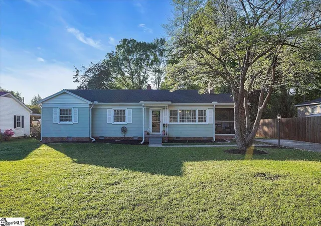 Photo 1 of Single family home for sale at 703 Shands St, Clinton, SC 29325 | MLS# 1587803 | Listing updated on 2026-04-13