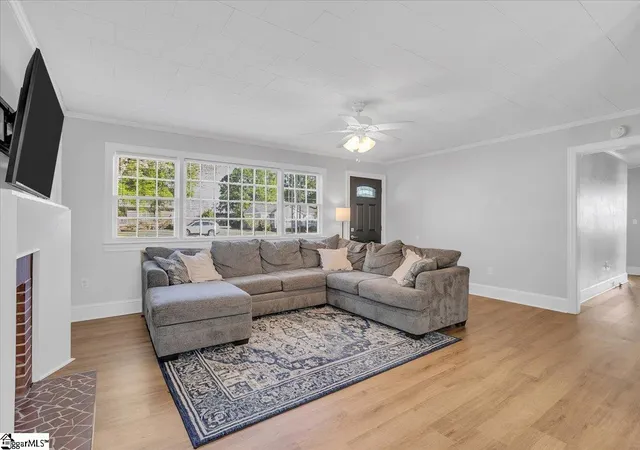 Photo 4 of Single family home for sale at 703 Shands St, Clinton, SC 29325 | MLS# 1587803 | Listing updated on 2026-04-13