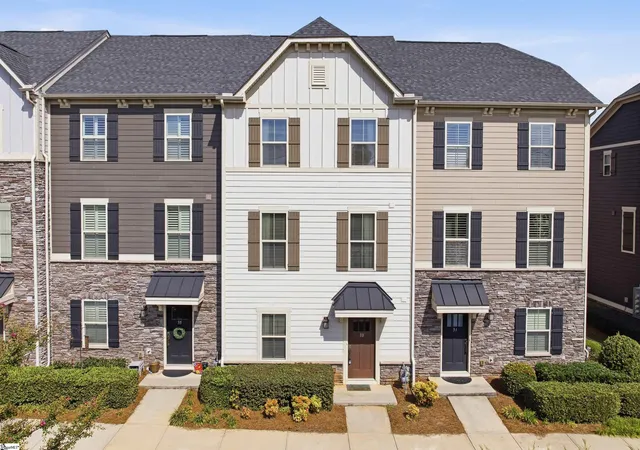 Photo 1 of Townhouse for sale at 33 Itasca Dr, Greenville, SC 29609 | MLS# 1602162 | Listing updated on 2026-09-09