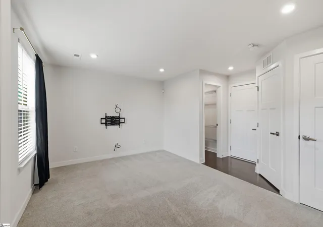 Photo 2 of Townhouse for sale at 33 Itasca Dr, Greenville, SC 29609 | MLS# 1602162 | Listing updated on 2026-09-09