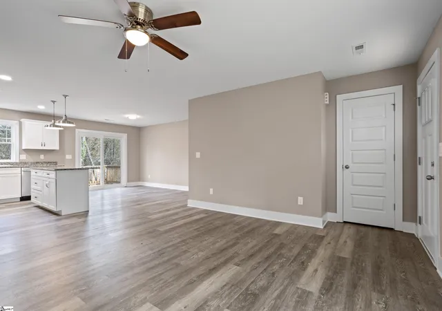Photo 3 of Single family home for sale at 2 Hillbrook Rd, Taylors, SC 29687 | MLS# 1592315 | Listing updated on 2026-10-09