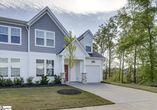 Photo 2 of Townhouse for sale at 305 Stoneygate Wy, Greenville, SC 29605 | MLS# 1590048 | Listing updated on 2026-06-29