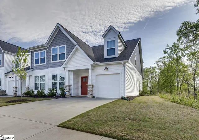 Photo 3 of Townhouse for sale at 305 Stoneygate Wy, Greenville, SC 29605 | MLS# 1590048 | Listing updated on 2026-06-29
