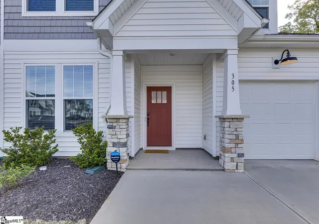 Photo 3 of Townhouse for sale at 305 Stoneygate Wy, Greenville, SC 29605 | MLS# 1590048 | Listing updated on 2026-06-29