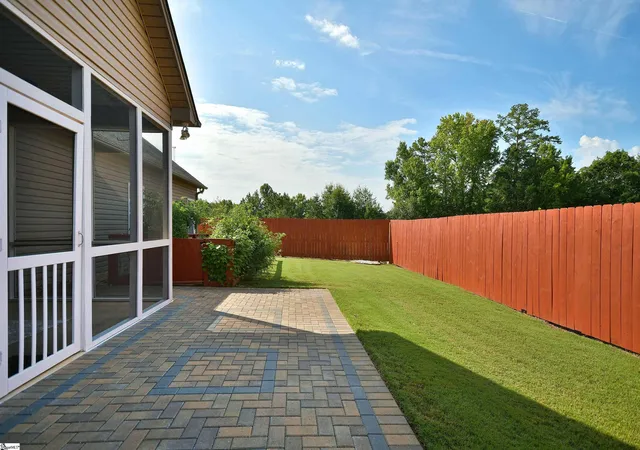 Photo 3 of Single family home for sale at 621 Summerville Wy, Greenville, SC 29609 | MLS# 1600700 | Listing updated on 2026-09-11