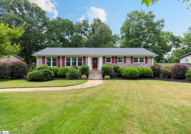 Photo 1 of Single family home for sale at 17 Randy Dr, Taylors, SC 29687 | MLS# 1596434 | Listing updated on 2026-09-01