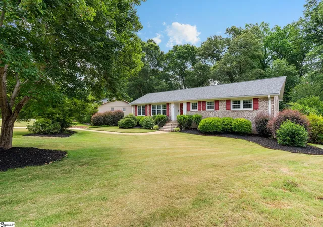 Photo 3 of Single family home for sale at 17 Randy Dr, Taylors, SC 29687 | MLS# 1596434 | Listing updated on 2026-09-01