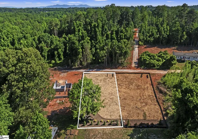 Homes for sale in Taylors, SC | 105 S Silver Lake Dr, Taylors, SC 29687 | MLS# 1597209