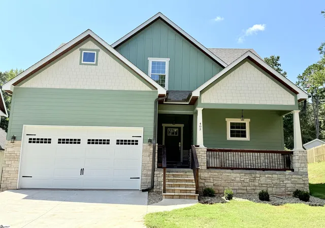 Homes for sale in Simpsonville, SC | 401 Holland Rd, Simpsonville, SC 29681 | MLS# 1568532