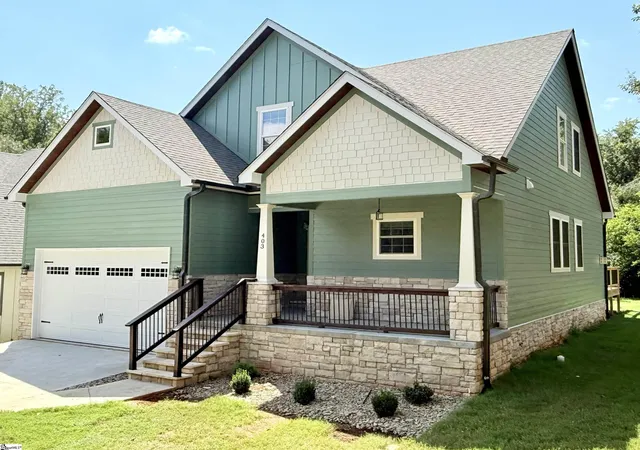 Homes for sale in Simpsonville, SC | 401 Holland Rd, Simpsonville, SC 29681 | MLS# 1568532