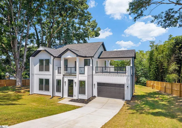 Photo 3 of Single family home for sale at 202 Pine St, Easley, SC 29640 | MLS# 1601175 | Listing updated on 2026-08-18