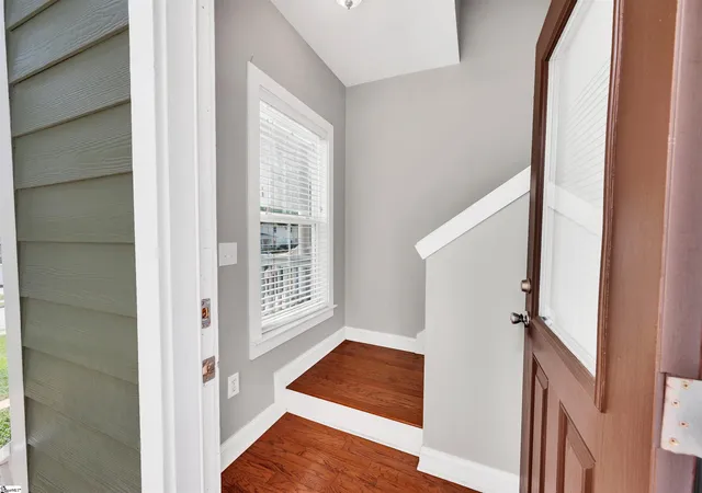 Photo 2 of Condo for sale at 16 B Oakhurst Ave, Greenville, SC 29609 | MLS# 1591209 | Listing updated on 2026-09-09