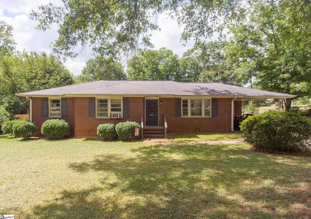 Photo 1 of Sale Pending at 205 Warwick St, Anderson, SC 29621 | MLS# 1602178 | Listing updated on 2026-08-28