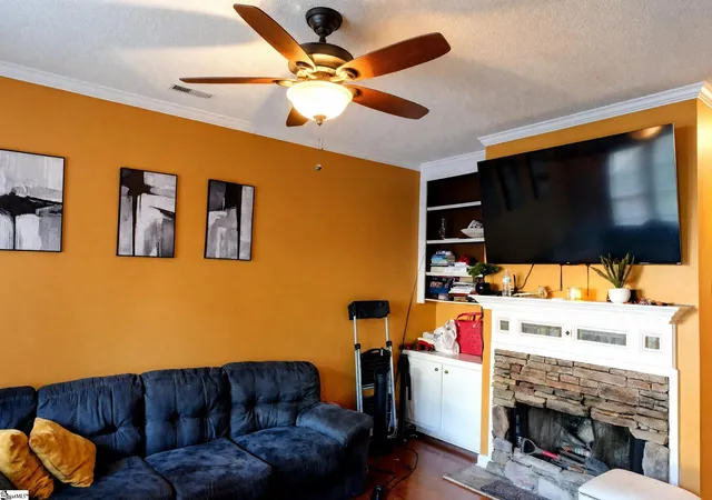 Photo 2 of Townhouse for sale at 321 Woodburn Creek Rd, Spartanburg, SC 29302 | MLS# 1601677 | Listing updated on 2026-08-22