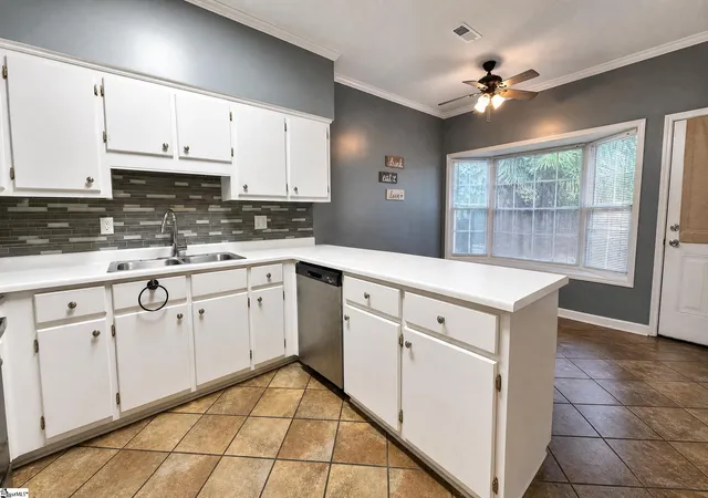 Photo 4 of Townhouse for sale at 321 Woodburn Creek Rd, Spartanburg, SC 29302 | MLS# 1601677 | Listing updated on 2026-08-22