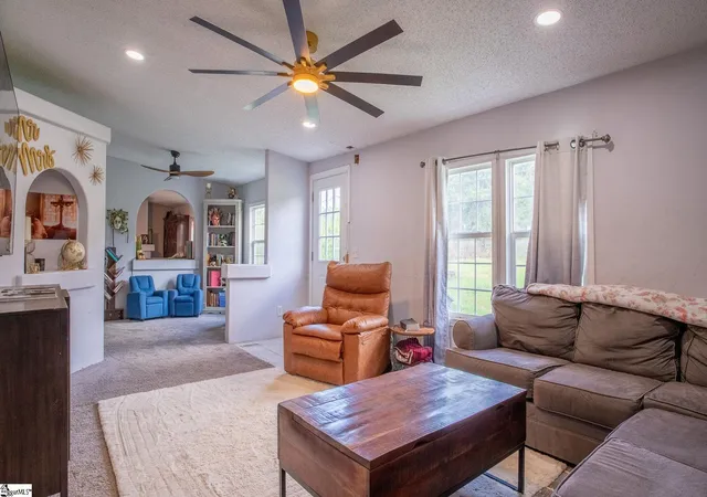4th image of 13869 S Hwy 101 Hwy, Gray Court, SC 29645 | MLS# 1595912