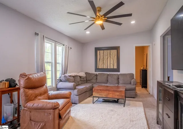 5th image of 13869 S Hwy 101 Hwy, Gray Court, SC 29645 | MLS# 1595912