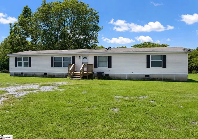 Photo 2 of Manufactured home for sale at 170 Cooper Rd, Campobello, SC 29322 | MLS# 1599694 | Listing updated on 2026-09-06