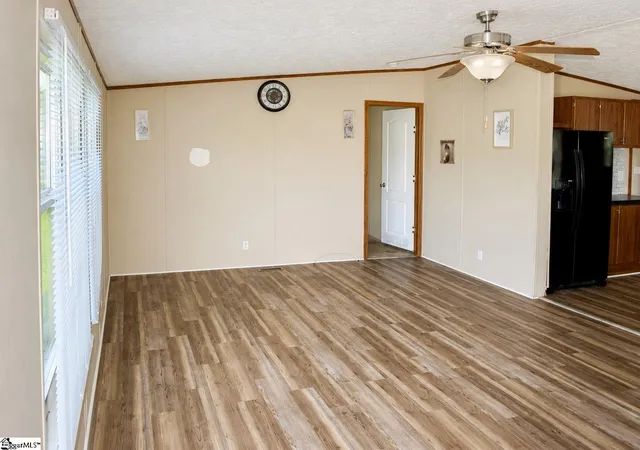 Photo 3 of Manufactured home for sale at 170 Cooper Rd, Campobello, SC 29322 | MLS# 1599694 | Listing updated on 2026-09-21