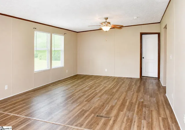 Photo 4 of Manufactured home for sale at 170 Cooper Rd, Campobello, SC 29322 | MLS# 1599694 | Listing updated on 2026-09-21