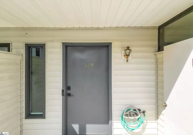 Photo 2 of Sale Pending at 124 Shockley St, Taylors, SC 29687 | MLS# 1600188 | Listing updated on 2026-09-16