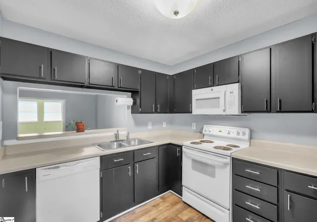 Photo 4 of Townhouse for sale at 124 Shockley St, Taylors, SC 29687 | MLS# 1600188 | Listing updated on 2026-09-24