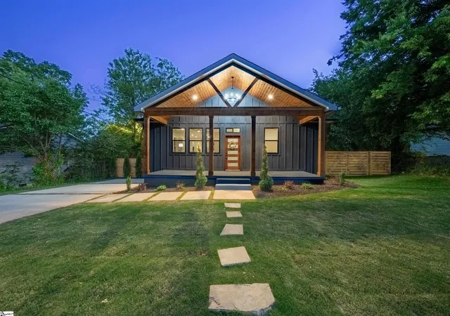 Photo 1 of Sale Pending at 28 6th St, Greenville, SC 29611 | MLS# 1583107 | Listing updated on 2026-09-09