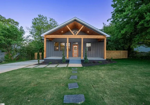 Photo 3 of Sale Pending at 28 6th St, Greenville, SC 29611 | MLS# 1583107 | Listing updated on 2026-09-09