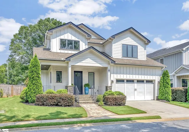 Photo 2 of Single family home for sale at 9 Azalea Spring Ct, Greenville, SC 29615 | MLS# 1599301 | Listing updated on 2026-09-08