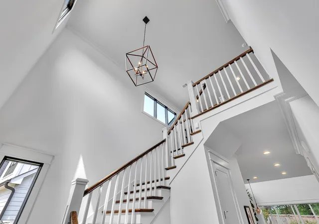 Photo 4 of Single family home for sale at 9 Azalea Spring Ct, Greenville, SC 29615 | MLS# 1599301 | Listing updated on 2026-09-08