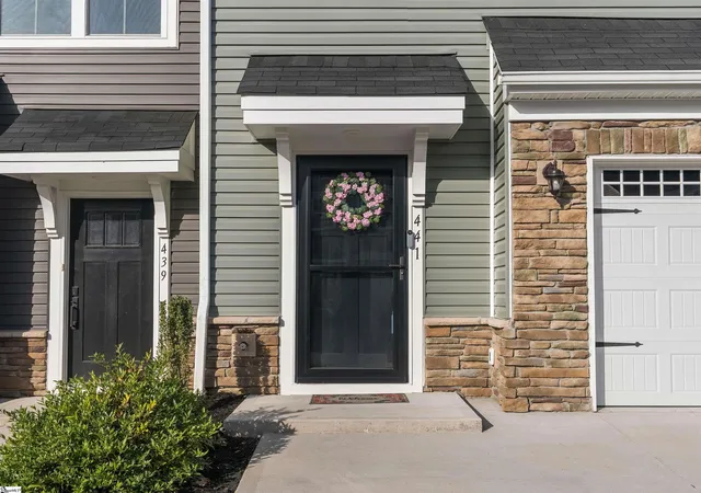 Photo 2 of Townhouse for sale at 441 Triple Crown Wy, Spartanburg, SC 29301 | MLS# 1586758 | Listing updated on 2026-09-16