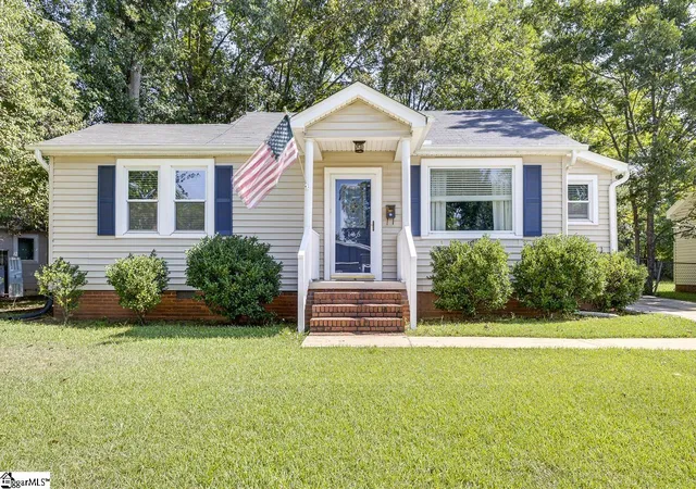 Photo 1 of Single family home for sale at 106 Vine St, Greenville, SC 29609 | MLS# 1599373 | Listing updated on 2026-09-10