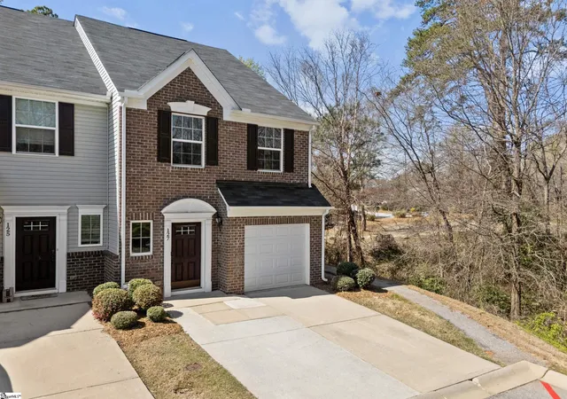 Photo 4 of Townhouse for sale at 127 Emerywood Ln, Greenville, SC 29607 | MLS# 1585663 | Listing updated on 2026-09-19