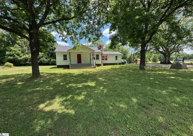 Homes for sale in Gaffney, SC | 358 N Green River Rd, Gaffney, SC 29341 | MLS# 1591262