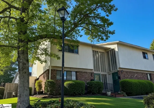 1st image of 17 Briargate Pl, Greenville, SC 29615 | MLS# 1582081