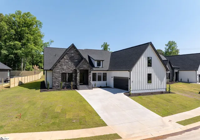 Photo 1 of Single family home for sale at 6 Aetna Springs Ct, Taylors, SC 29687 | MLS# 1566292 | Listing updated on 2026-08-18