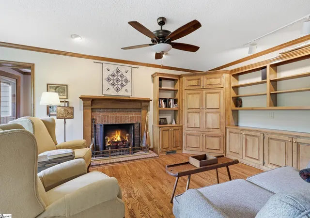 Photo 3 of Single family home for sale at 621 Jenkins Bridge Rd, Simpsonville, SC 29680 | MLS# 1597886 | Listing updated on 2026-09-18