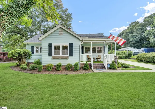 Photo 1 of Single family home for sale at 209 Donnan Rd, Taylors, SC 29687 | MLS# 1600652 | Listing updated on 2026-09-03
