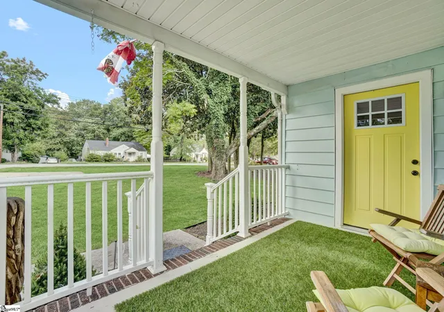 Photo 4 of Single family home for sale at 209 Donnan Rd, Taylors, SC 29687 | MLS# 1600652 | Listing updated on 2026-09-29