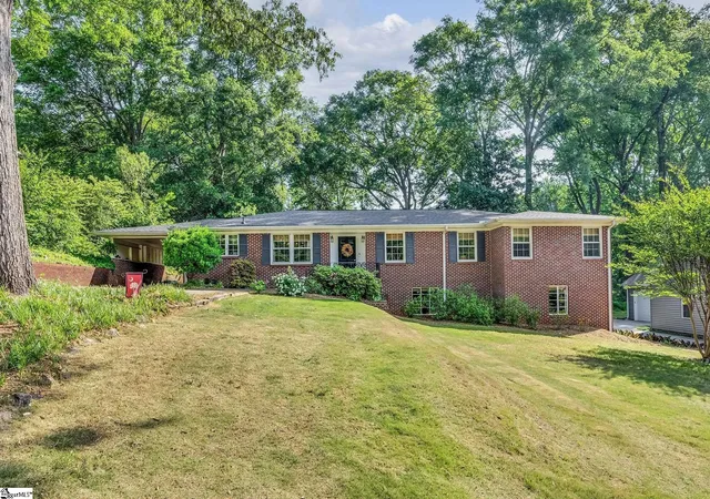 Photo 2 of Single family home for sale at 120 Lullwater Rd, Greenville, SC 29607 | MLS# 1583071 | Listing updated on 2026-09-08