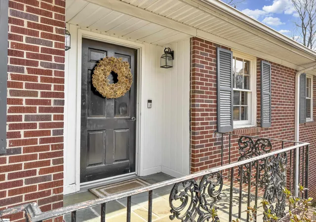Photo 3 of Single family home for sale at 120 Lullwater Rd, Greenville, SC 29607 | MLS# 1583071 | Listing updated on 2026-09-08
