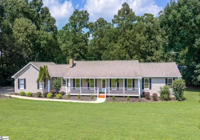 Photo 1 of Single family home for sale at 225 Mill Creek Dr, Westminster, SC 29693 | MLS# 1599592 | Listing updated on 2026-09-16