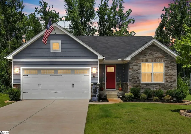 Photo 1 of Single family home for sale at 32 Timberwild Dr, Greenville, SC 29605 | MLS# 1602222 | Listing updated on 2026-08-28