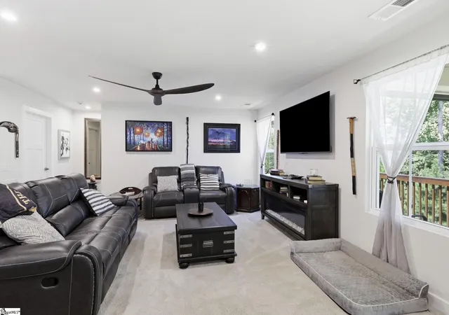 Photo 4 of Single family home for sale at 32 Timberwild Dr, Greenville, SC 29605 | MLS# 1602222 | Listing updated on 2026-08-28